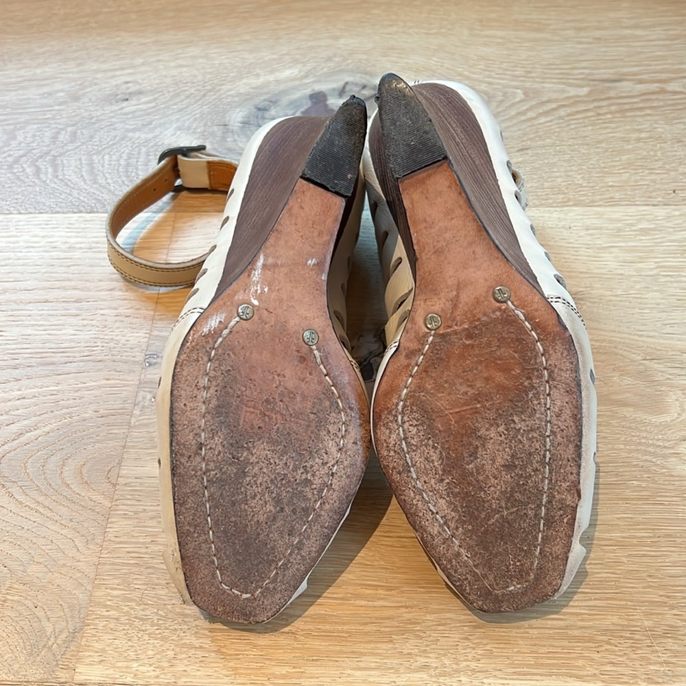 FRYE Women’s Cream Ankle-Strap Peep-Toe Sandals - Picture 6 of 11